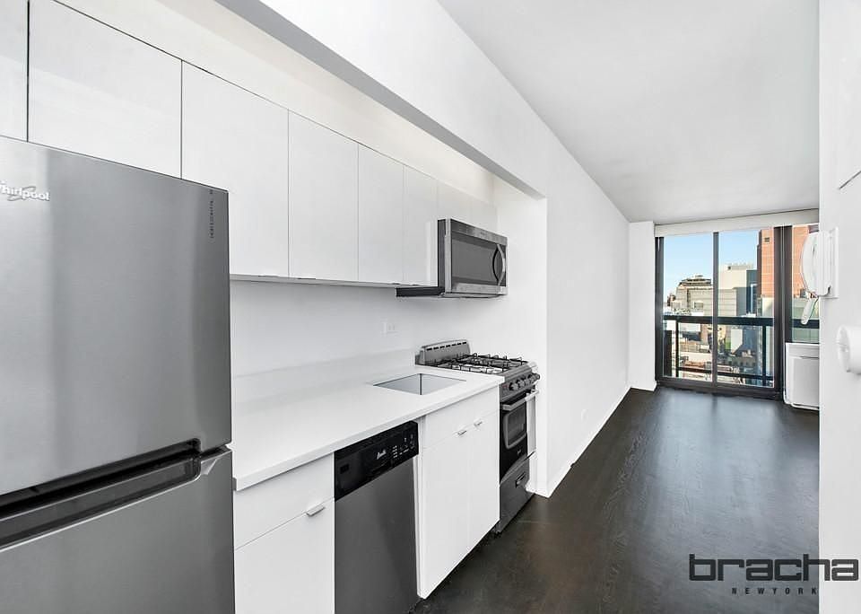 1st image of 300 E 62nd St APT 1205