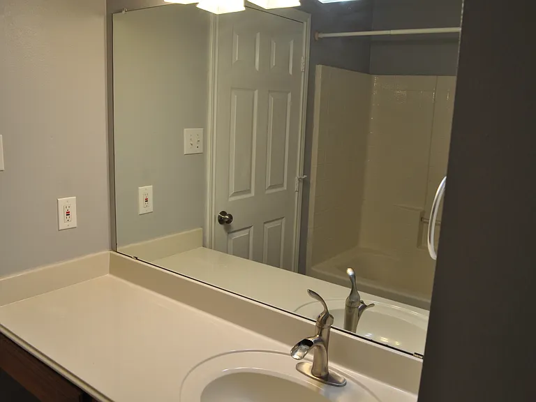 705 Katy Ln — Photo 10