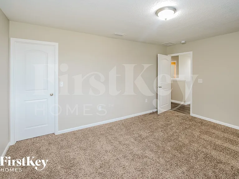 3310 Hidden Meadows Ct — Photo 14