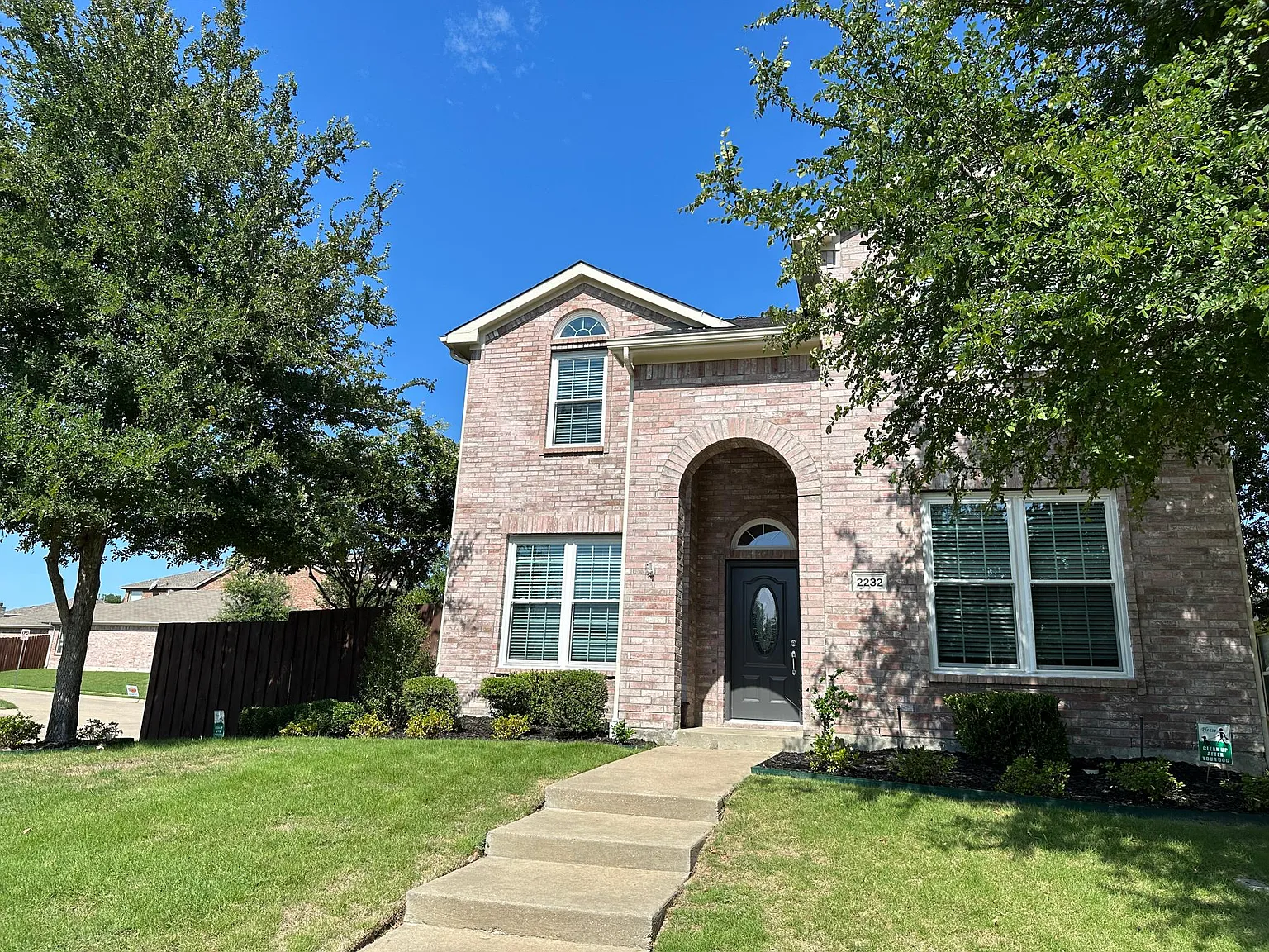 4 bed, 2.5 bath, 2100 sqft, $2,700 — Photo 3