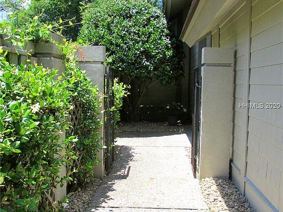 3rd image of 13 Princeton Cir