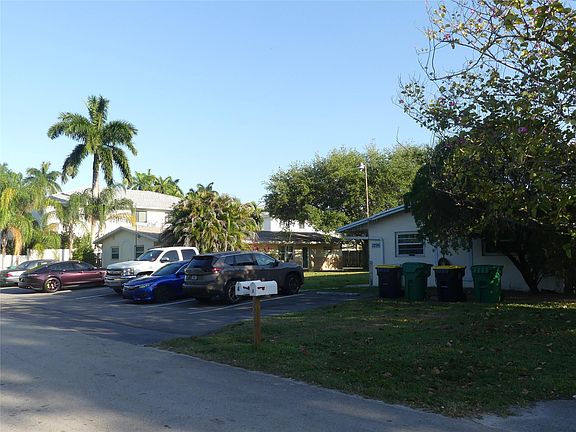 5th image of 3296 SW 44th Street