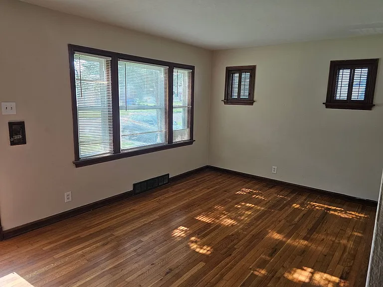 1636 Quendo Ave — Photo 12