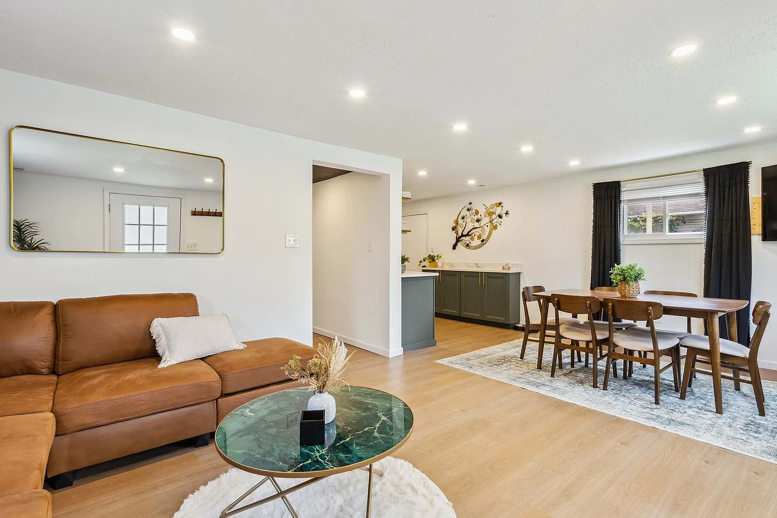3 bed, 1.0 bath, 1054 sqft, $4,768 — Photo 3