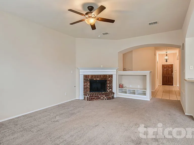 2217 Forest Park Cir — Photo 12