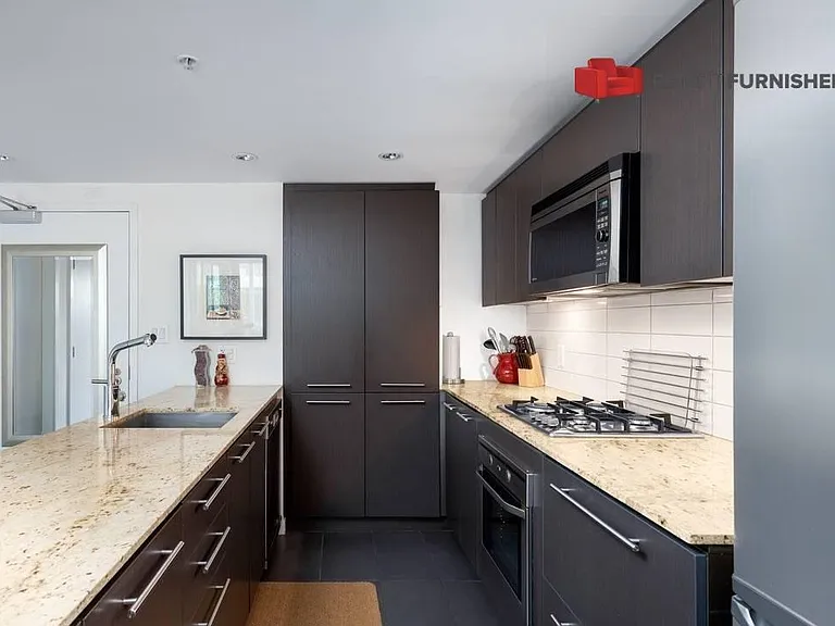 522 W 8th Ave #303 — Photo 6