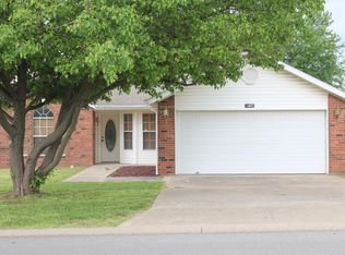 461 Sun Meadow Dr, Centerton, AR 72719