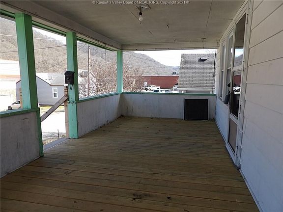 3rd image of 117 W Riverview Dr