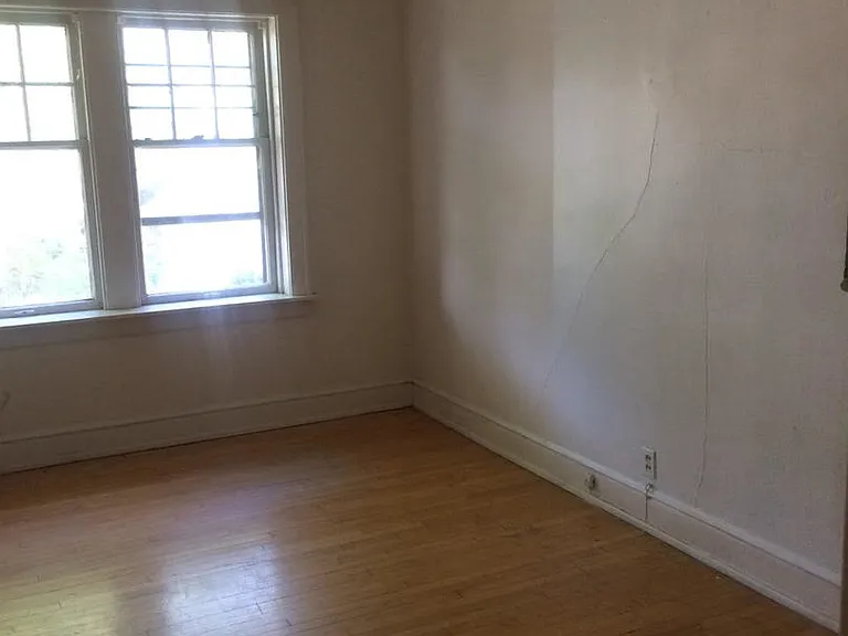 2528 N Maryland Ave — Photo 11