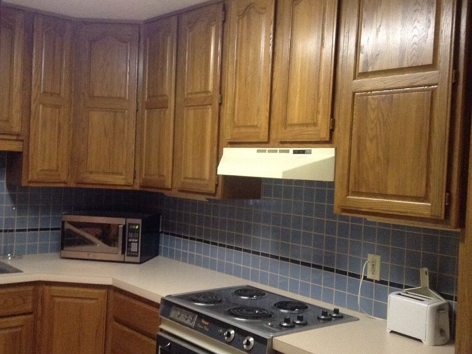 1st image of 3329 Neerpark Dr