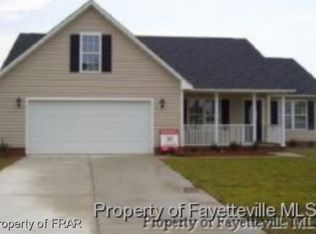 4407 Rose Meadow Dr, Hope Mills, NC 28348