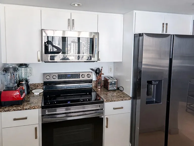 1717 N Bayshore Dr #3334 — Photo 7
