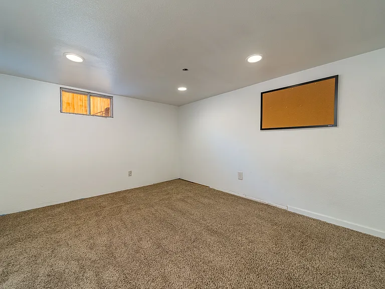 1138 White Ave — Photo 22