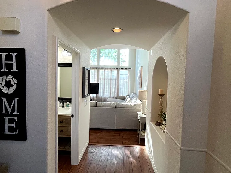 1888 Matin Cir — Photo 6