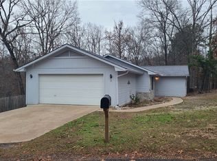 2 Stuart Cir, Bella Vista, AR 72714
