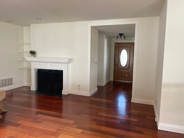 2820 N Buena Vista St — Photo 7