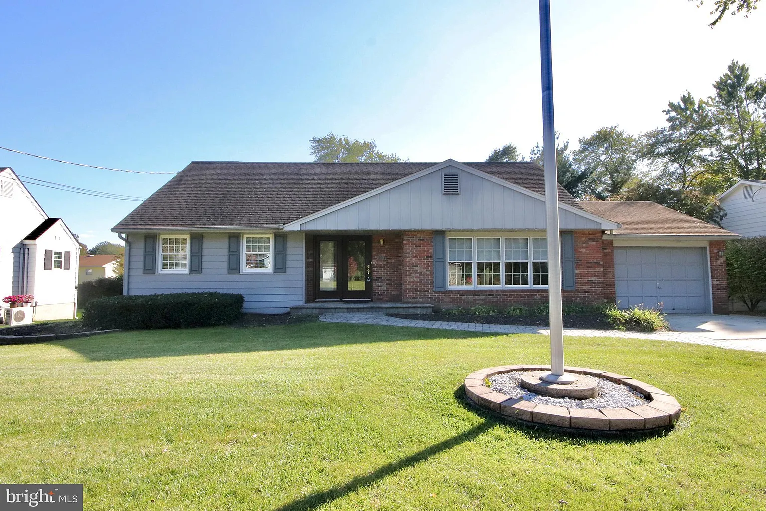 300 Wilson Ave photo 1