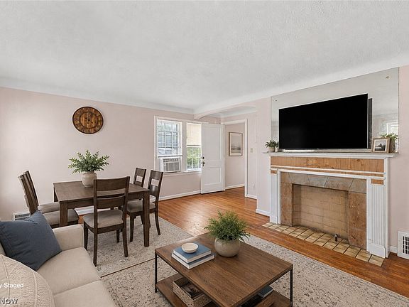 4th image of 3878 W 134th St