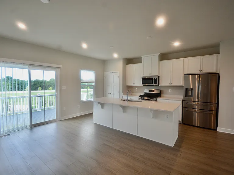 126 Fletcher Cir — Photo 2