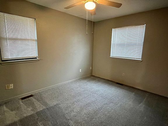 4th image of 141 E Juniper Ln