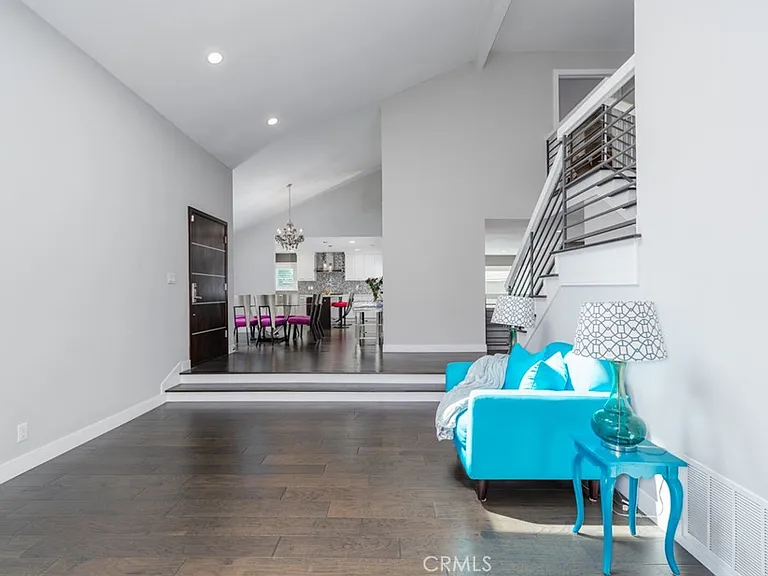 13014 Espinheira Dr — Photo 17