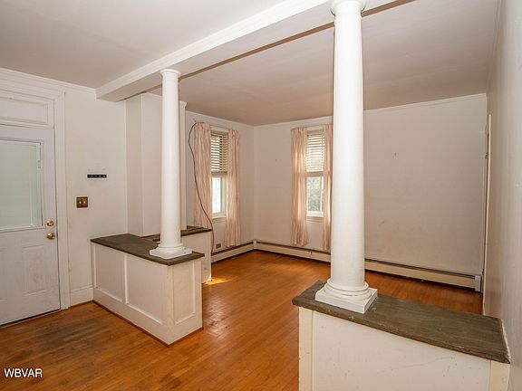 3rd image of 424 Jordan Ave