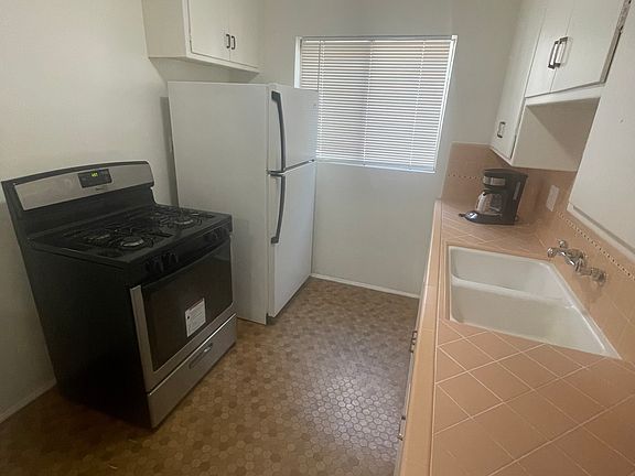 5th image of 924 N Sierra Bonita Ave APT 1
