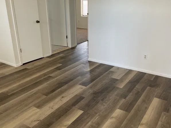 Updated UNM Area 2 bed/1 bath w/ Custom Finishes, 2915 Vail Ave SE #C, Albuquerque, NM 87106