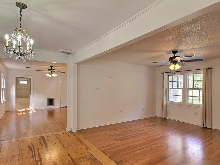 487 S Center St — Photo 7