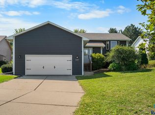 5307 E Lake Placid Cir, Sioux Falls, SD 57110