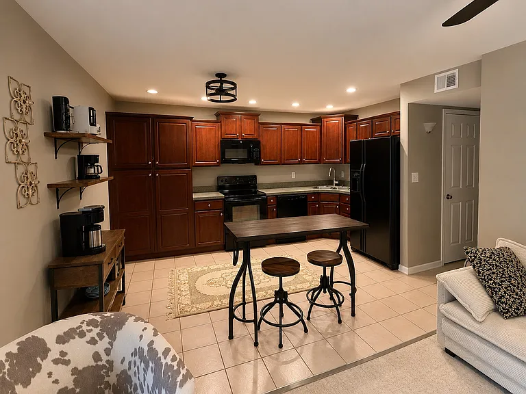 761 N Hite Ave #2 — Photo 2