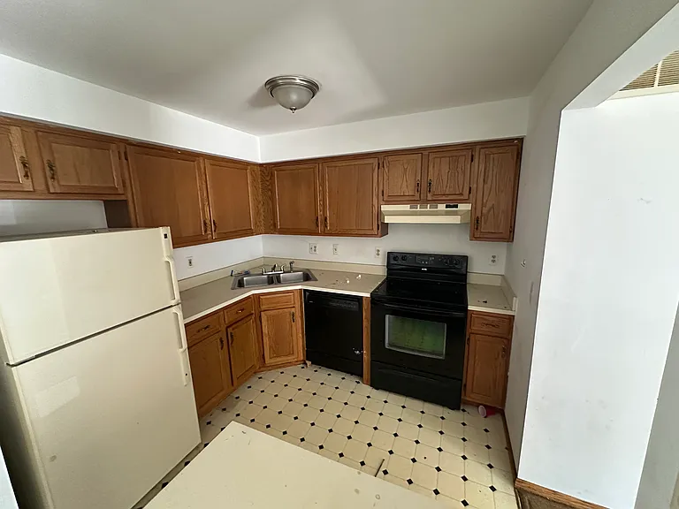 45870 Cass Ave #7 — Photo 8