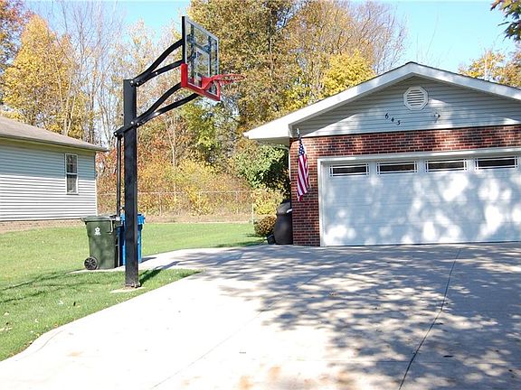 2nd image of 643 Harper Ln