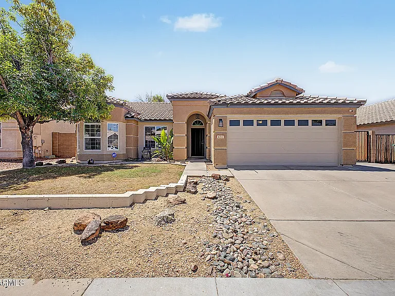 4761 W Ponderosa Ln — Photo 2