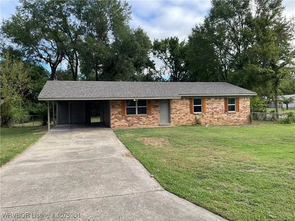 2507 Willow St, Van Buren, AR 72956