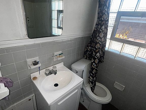 5th image of 1039 Gimblin St