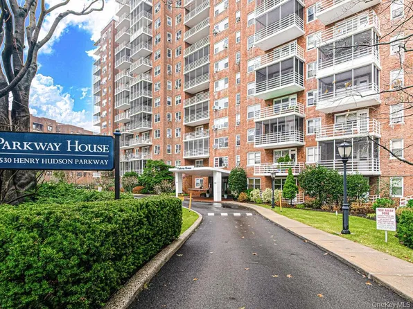 3530 Henry Hudson Parkway E #2C, Bronx, NY 10463