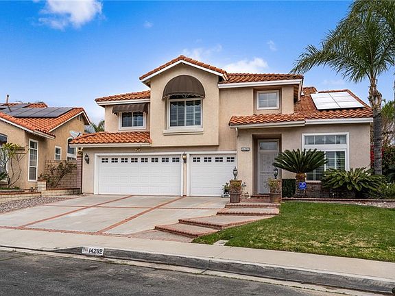 3rd image of 14282 Rideout Ct