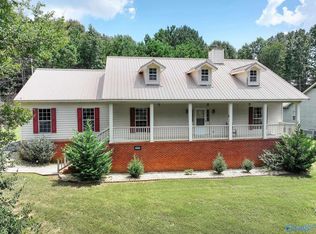 80 Earl Caldwell Dr, Guntersville, AL 35976