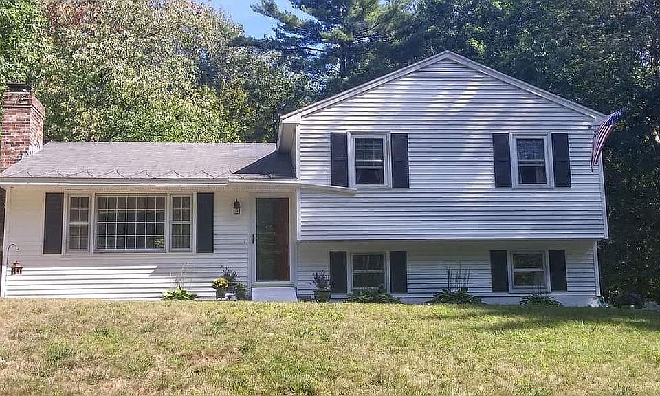 1st image of 3 Wildwood Ln