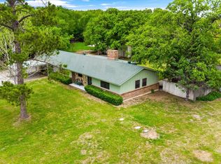 810 Ladybird Ln, Azle, TX 76020