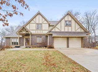 4500 W 125th Ter, Leawood, KS 66209