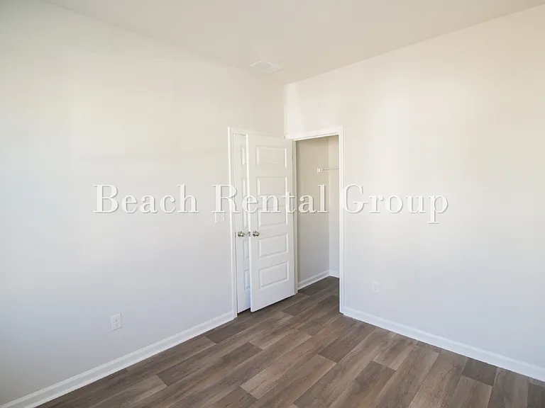 1320 Speedway St — Photo 5