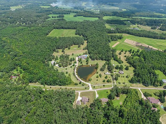 3rd image of 249 State Line Rd