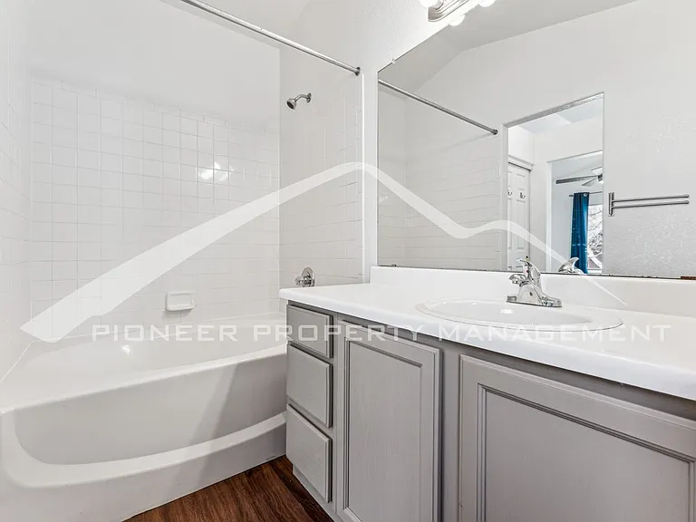 802 Timothy Dr — Photo 10