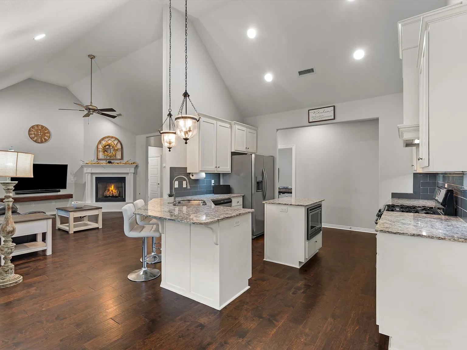 4 bed, 2206 sqft, $2,750 — Photo 4