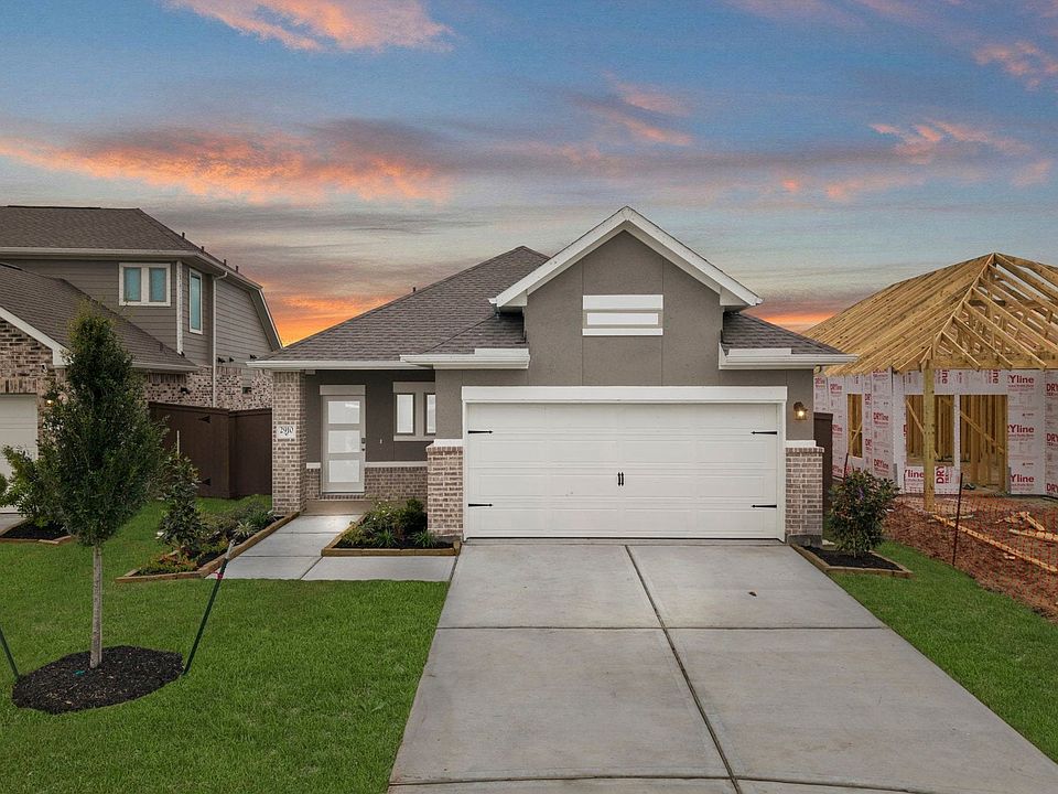 1st image of 2910 Rockwood Dr