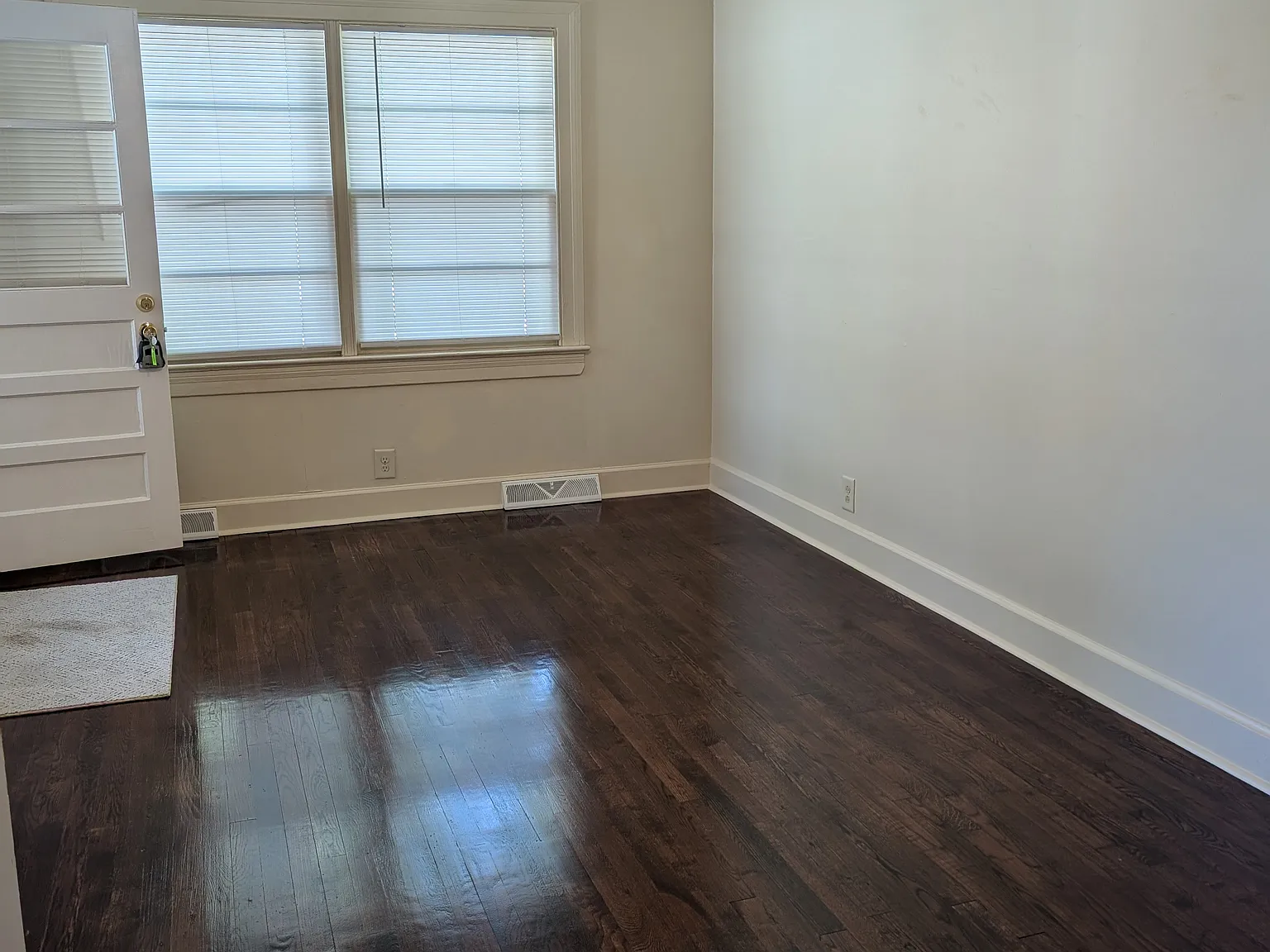 2 bed, $975 — Photo 2
