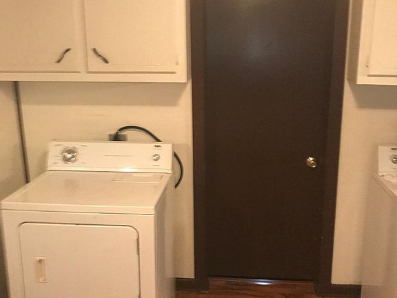 3rd image of 740 Saint Charles St