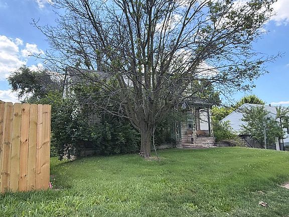 2nd image of 9535 Mackenzie Rd